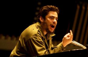 Benicio Del Toro as Che Guevara