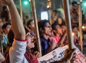Protesters fill Shahbag Sqaure in Dhaka